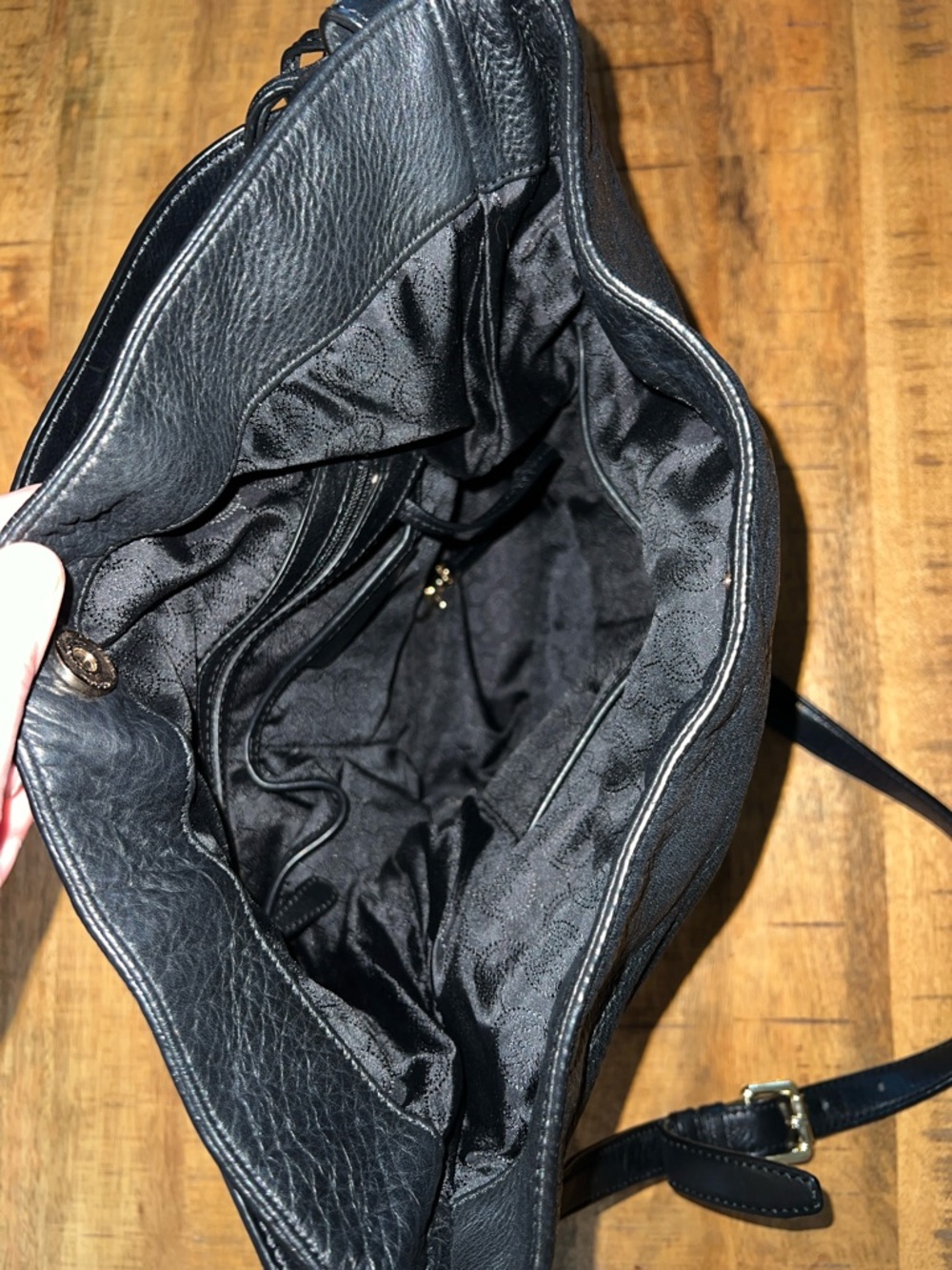 Michael Kors Black Leather Shoulder Bag with Gold Hardware and Braided Trim - Picture 4 of 5